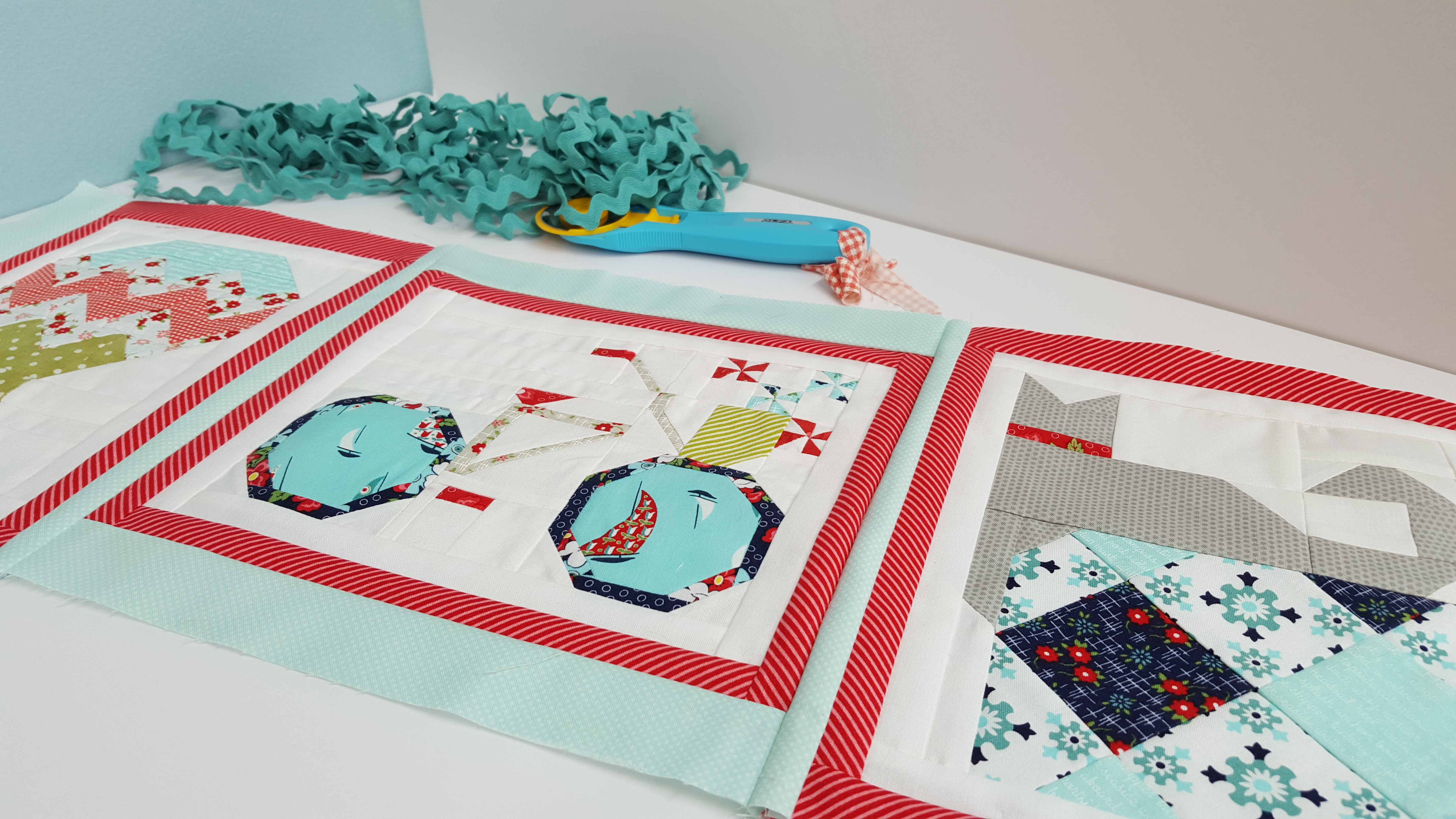 Snapshots Quilt-Along Mini Quilt Finishing Set │Out of the Blue Quilts